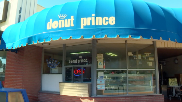 After Nearly 50 Years, Owner of Burbank’s Iconic ‘Donut Prince’ Retires – NBC Los Angeles