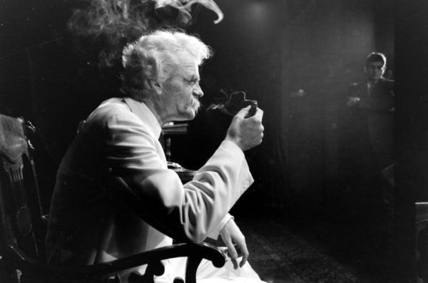 Five-Time Emmy Winner Hal Holbrook, Acclaimed for Portrayal of Mark Twain, Dies at 95 – NBC Los Angeles