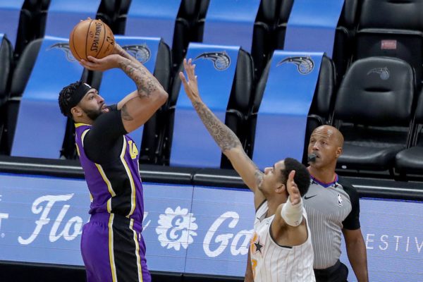 Dennis Schröder, Anthony Davis Lead Lakers Late Rally Past Magic 114-103 – NBC Los Angeles