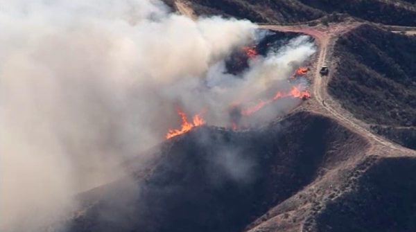 Wildfire Burns North of LA – NBC Los Angeles