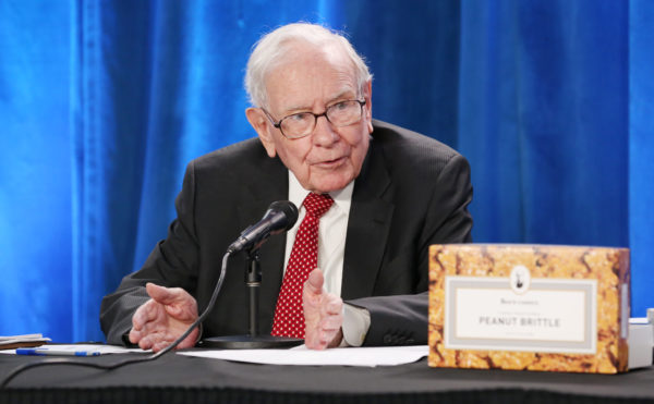 Warren Buffett says Robinhood is catering to the gambling instincts of investors