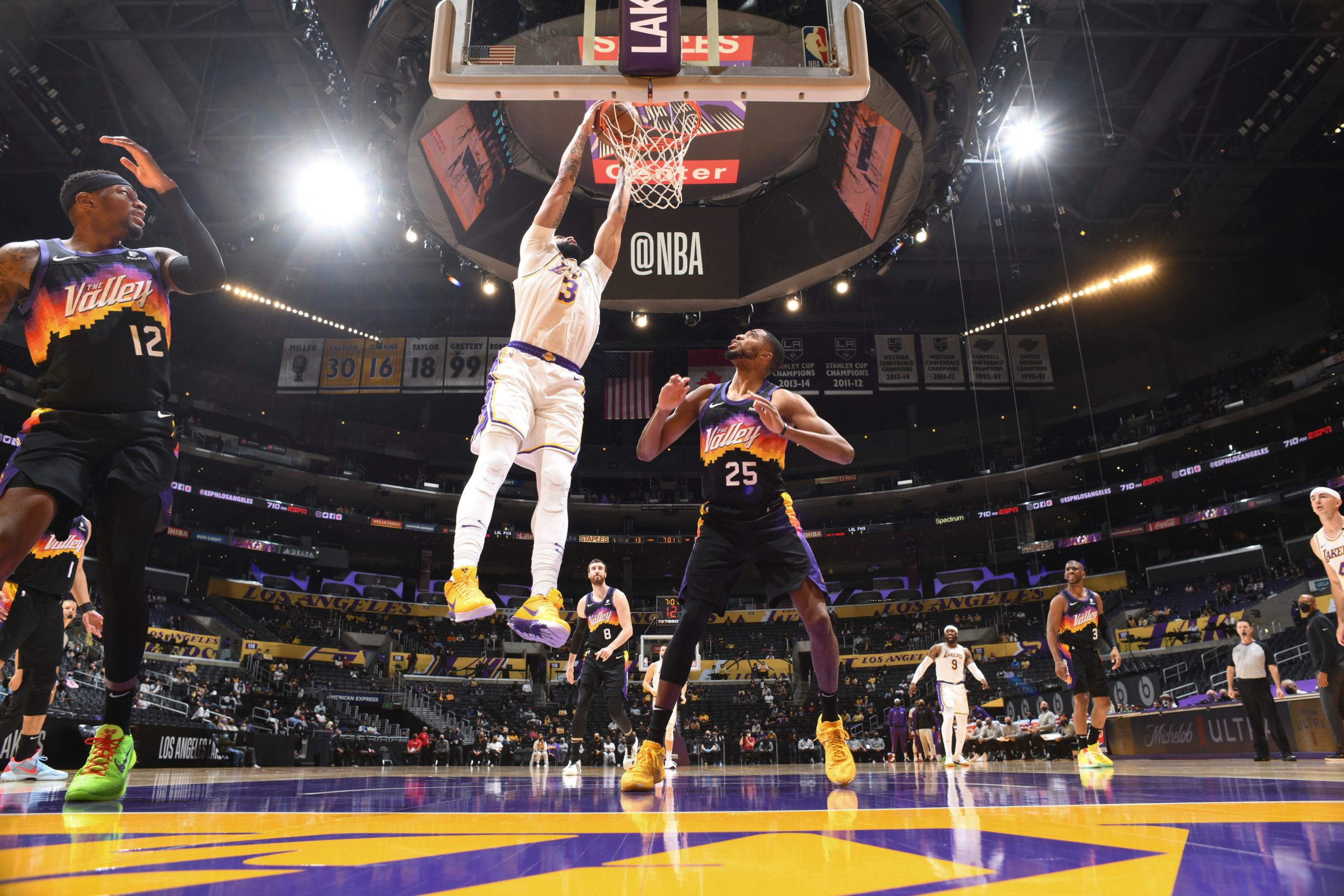 Anthony Davis Takes Over in Lakers Emphatic 123-110 Win Over Suns – NBC Los Angeles