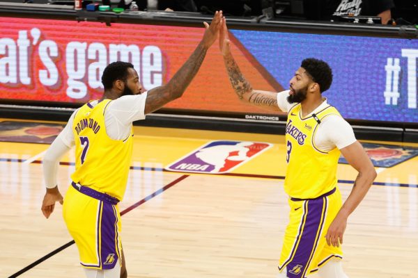 Lakers Even Series With 109-102 Win Over Suns, Anthony Davis Scores 34 – NBC Los Angeles