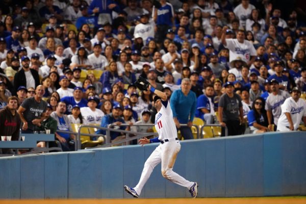 AJ Pollock and Max Muncy Both Homer as Dodgers Defeat Cubs 6-2 to Snap 4-Game Skid – NBC Los Angeles