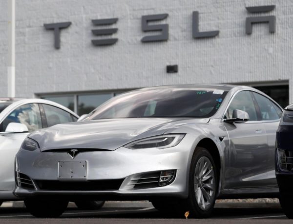 765,000 Tesla vehicles under NHTA investigation over Autopilot problems – Daily News