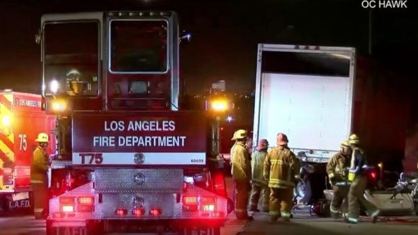Man, Woman Decapitated in 5 Freeway Crash in San Fernando Valley – NBC Los Angeles