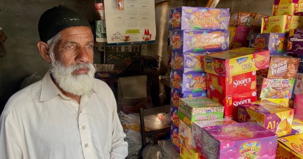 Inflation Batters Pakistan and Puts Pressure on Imran Khan