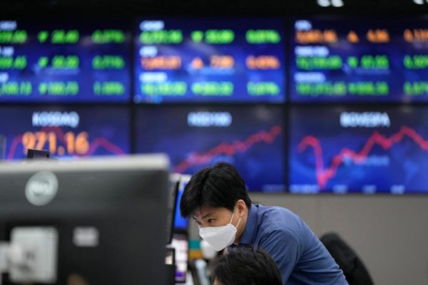 Asian shares mixed after omicron worries rattle Wall Street – Daily News