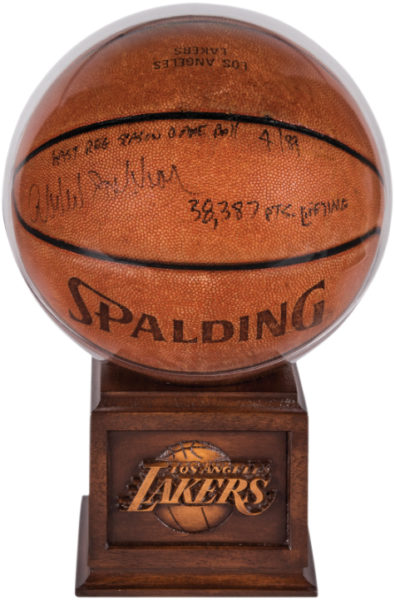 Lakers’ Legend Kareem Abdul-Jabbar’s NBA Scoring Record Basketball Up For Auction – NBC Los Angeles