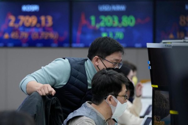 Asian shares mixed as earnings fuel gains on Wall Street – Daily News