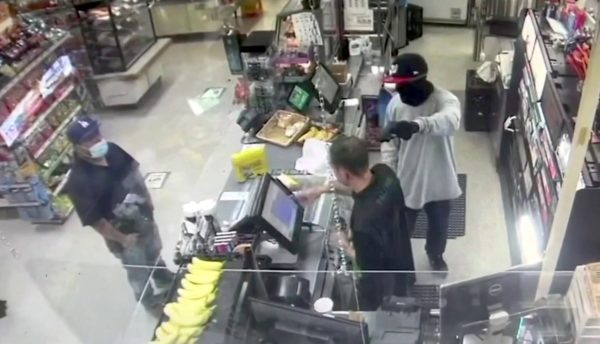 7-Eleven Clerk Attacked in Robbery Caught on Video – NBC Los Angeles