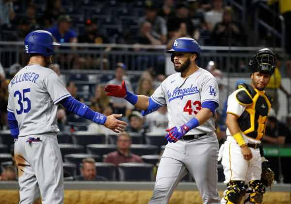 Justin Turner Hits 3 of Dodgers’ 8 Doubles in Rout of Bucs – NBC Los Angeles