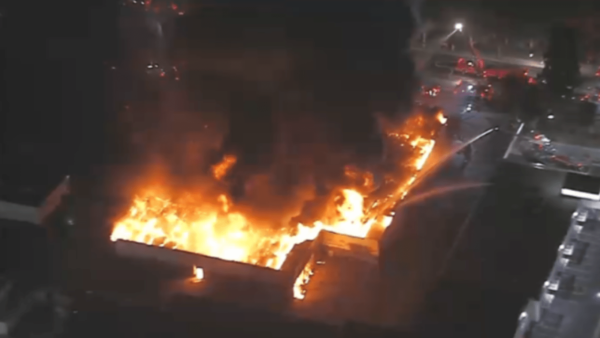 Firefighters Knock Down Major Emergency Blaze in Woodland Hills – NBC Los Angeles