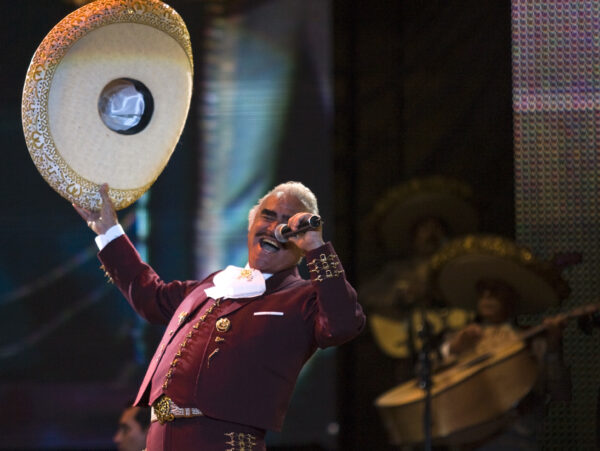 Pico Rivera Street To Be Renamed for Late Mariachi Star Vicente Fernández – NBC Los Angeles