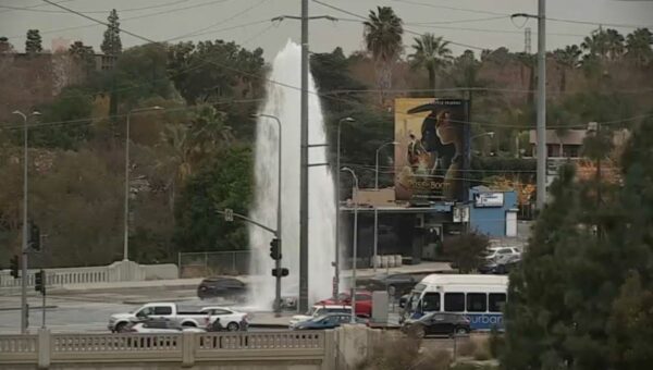 SUV Crashes Into Hydrant in Universal City – NBC Los Angeles