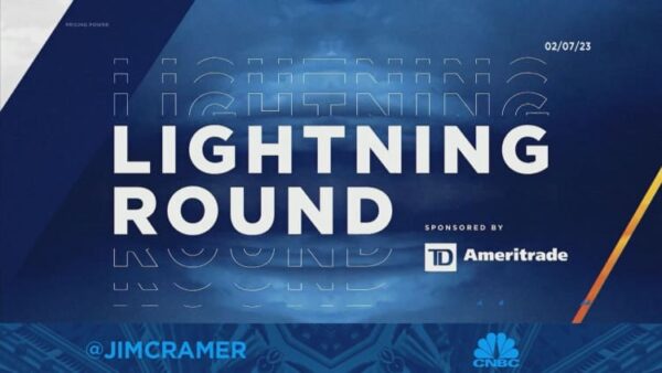 Cramers lightning round: Parker-Hannifin is a buy