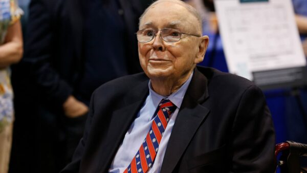 Charlie Munger reportedly warns of trouble for the U.S. commercial property market