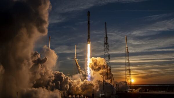 SpaceX, T-Mobile send first texts via Starlink satellites