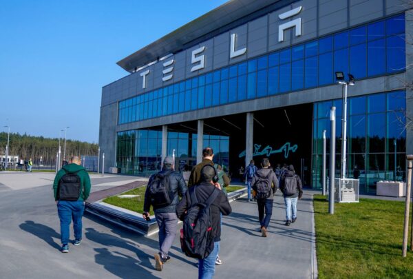 Tesla laying off 10% of workers after dismal sales in early 2024 – Daily News