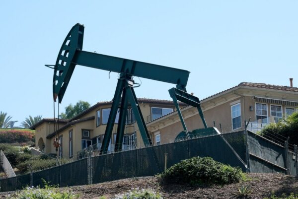 LA City Council takes step to plug ‘orphaned’ oil wells – Daily News