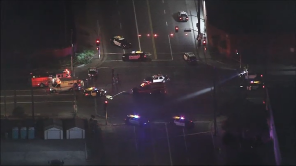 At least 1 officer wounded during routine stop in South LA – NBC Los Angeles
